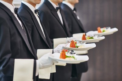 結婚式のお料理はゲスト様の期待大 どうやって節約する プロフィールムービーでおしゃれ可愛い結婚式を演出 Lcmアトリエ